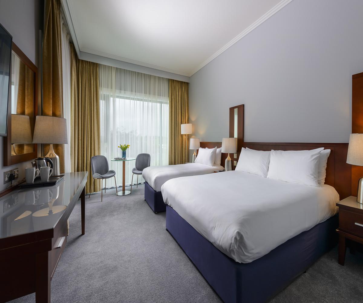 Hotel Shearwater & 4*